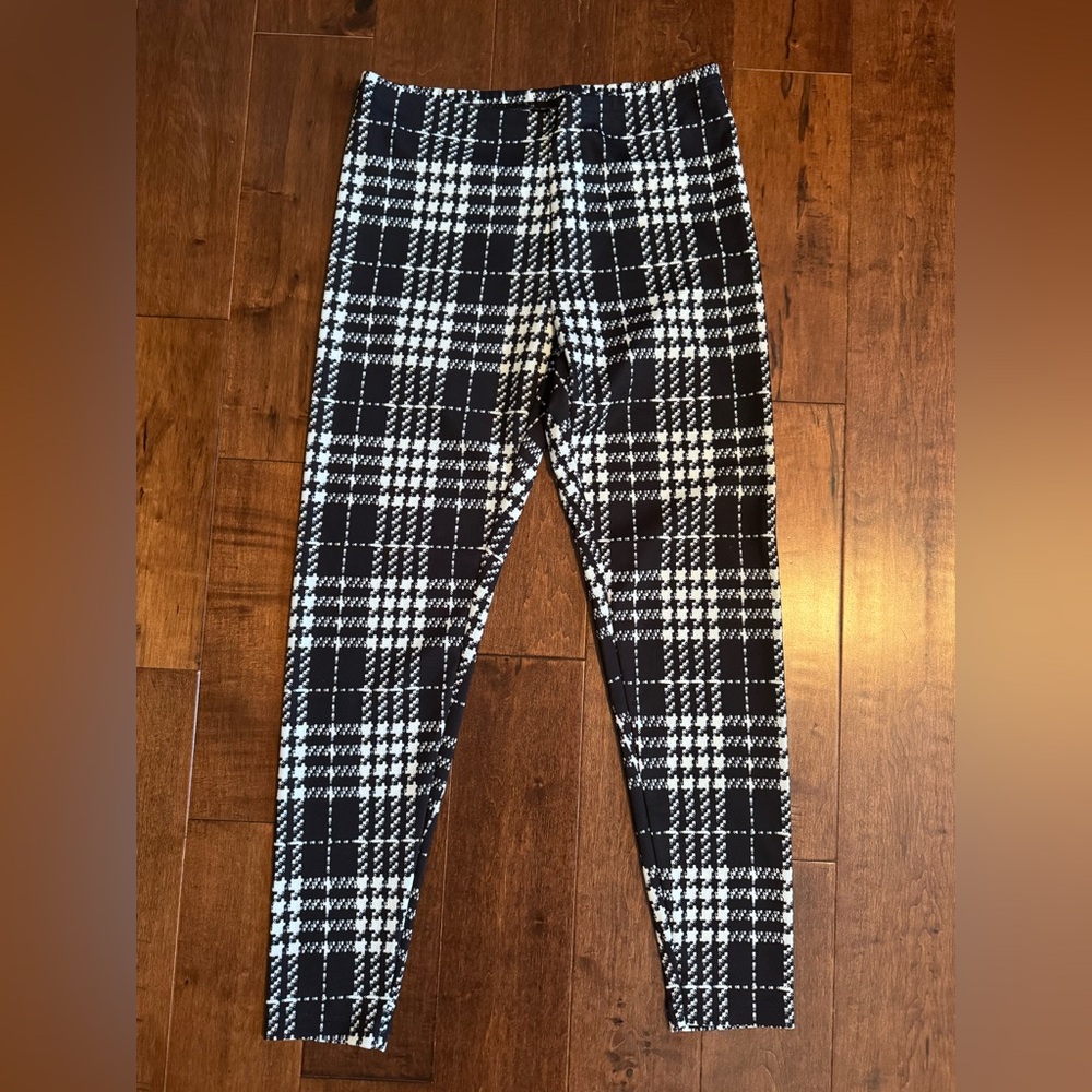 SHEIN Black and White Checkered Leggings